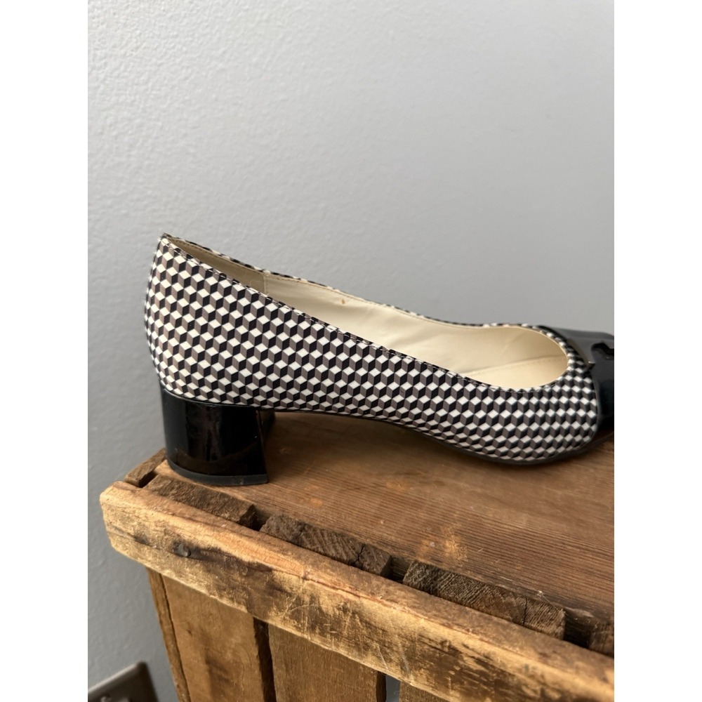 Anne Klein Houndstooth Kitten Heel Patent Leather Pump Size 7.5 Black & White - Picture 3 of 10